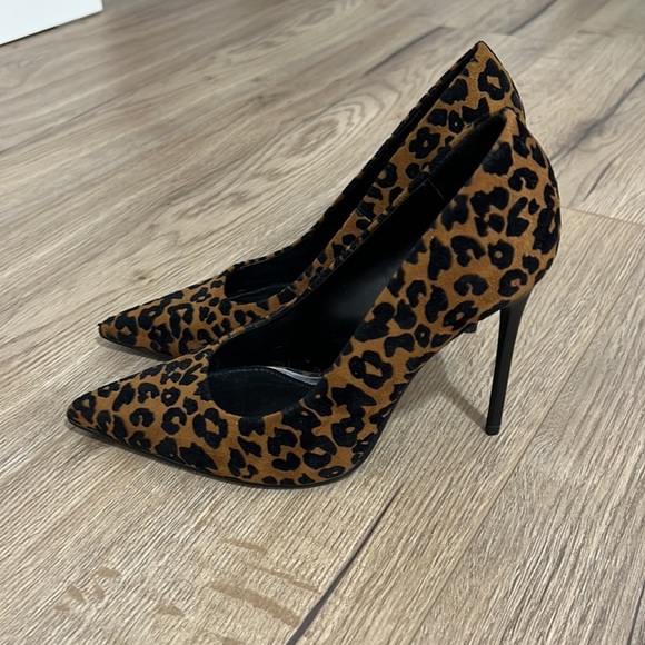 Zara Basic Collection Leopard Print Heels - Picture 9 of 10
